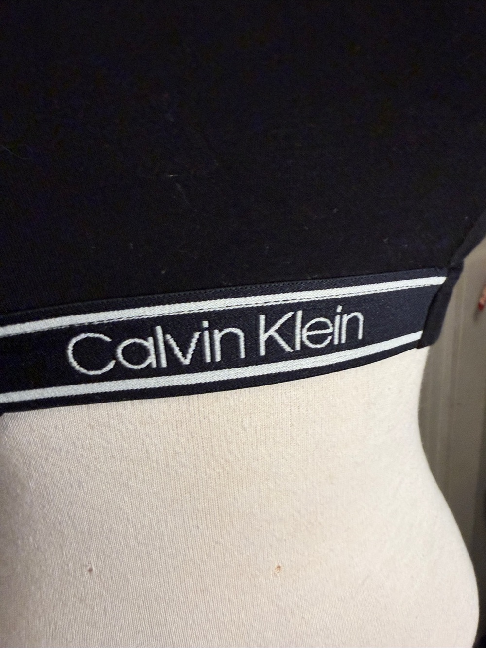 Calvin Klein Black Comfort V-Neck Bralette - Picture 4 of 8